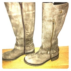 Grey knew high boots